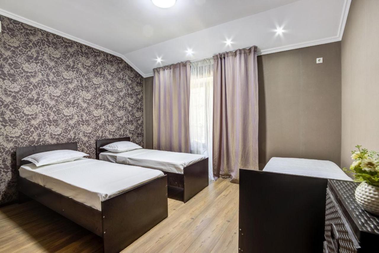 Opera Bed&Breakfast Bishkek Exterior photo